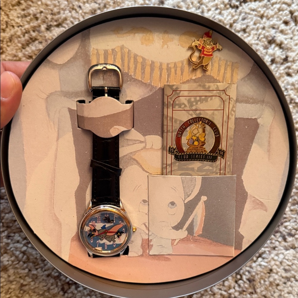 Disney Dumbo Watch Collector's Club Series III - Picture 2 of 6